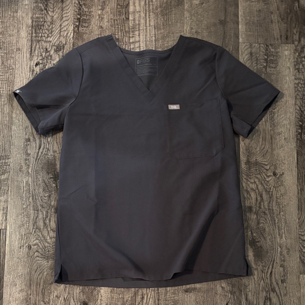 Figs Catarina One Pocket Scrub Top - Charcoal Grey - Size Medium